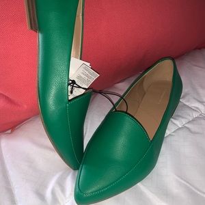 Banana republic green leather flat shoes